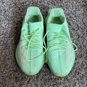 Used and washed yeezy glow men size :8